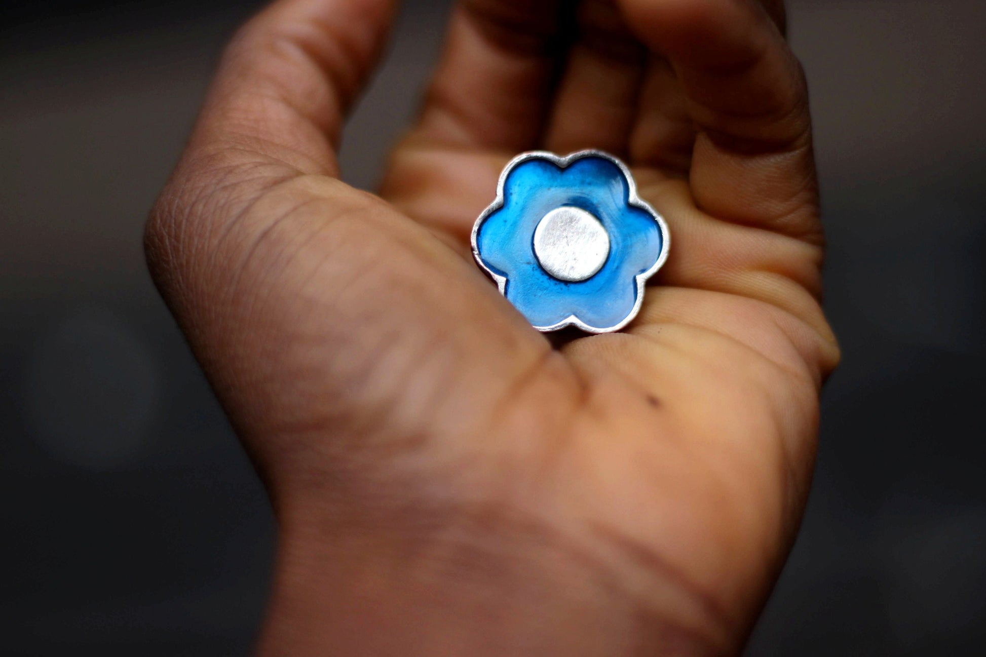 70s Blue Floral Ring| Women's Vintage Flower Power Ring | Silver colored Vintage Floral Motif Ring