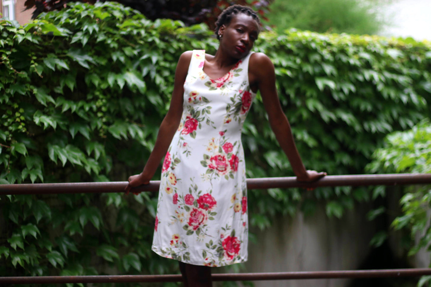 90s Sergio Cassini Dress | Vintage Sleeveless Summer Dress | Women's Floral Print Dress with a statement Back| Knee-length White Dress