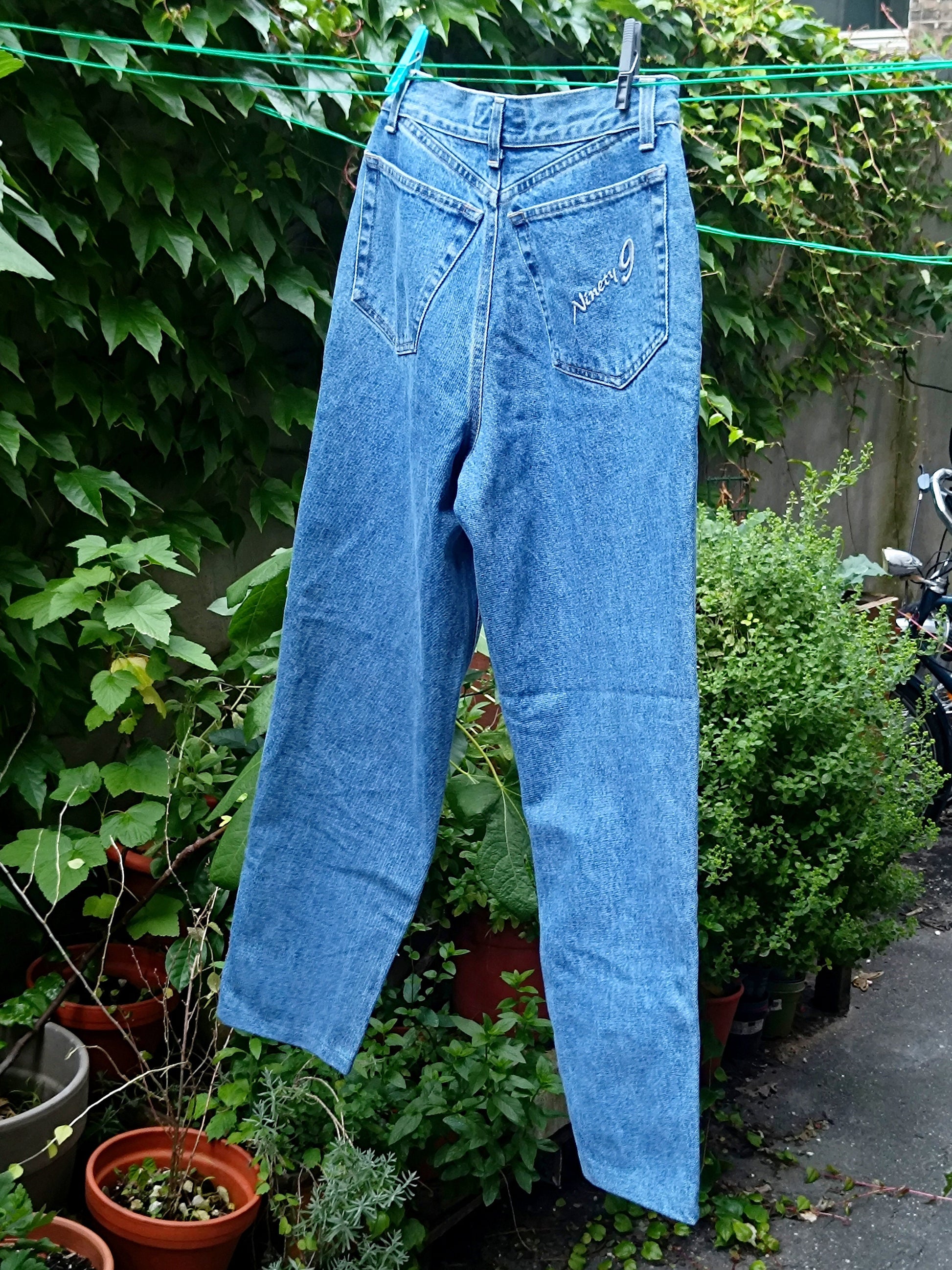 90s Ninety9 Jeans | Vintage high-waisted Denim| Women's Classic Streetstyle Blue Wash Mom Hipster Jeans