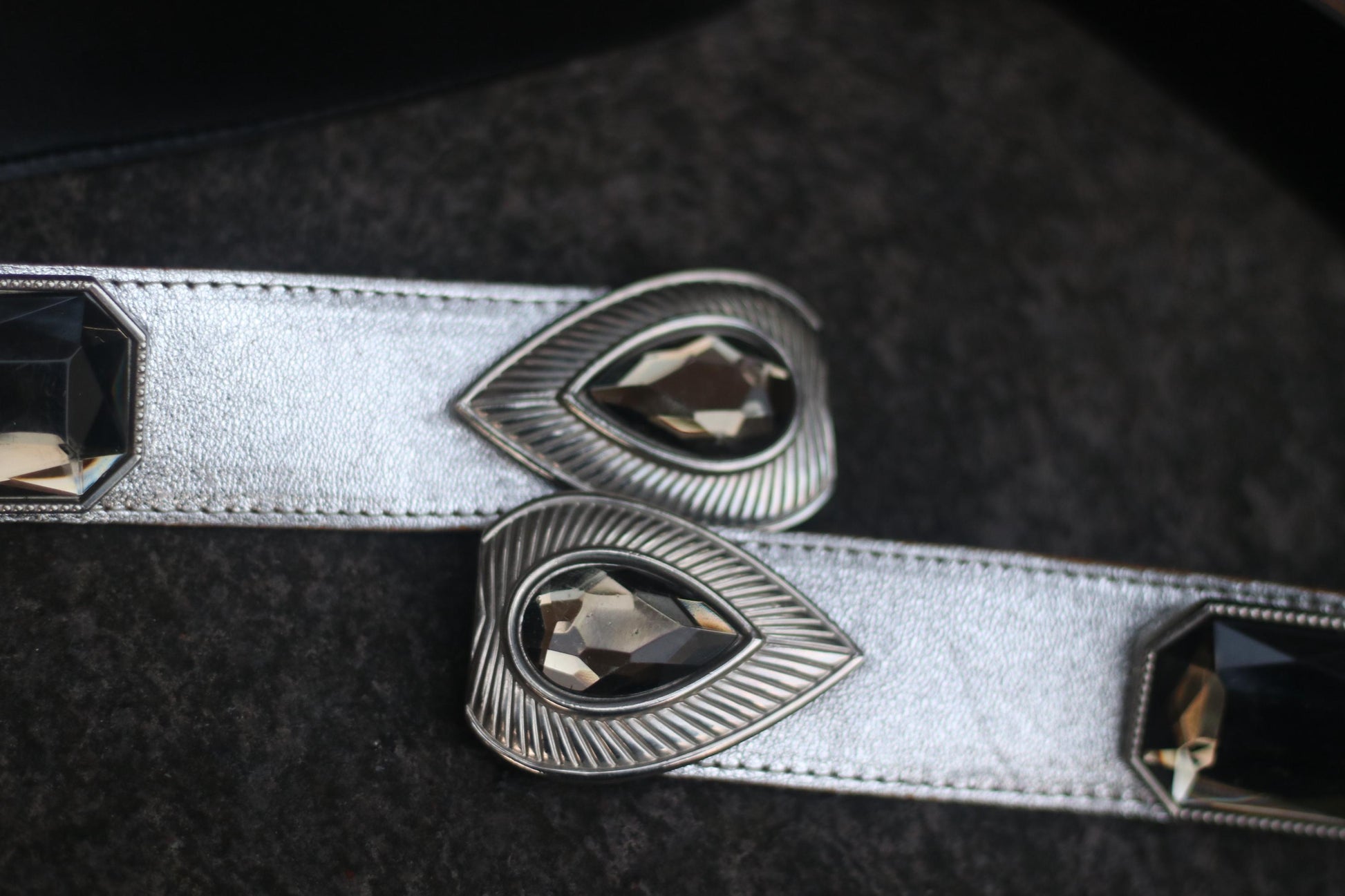 90s Metallic Leather Belt in Silver| Vintage Maximalist Women's belt| Waist Belt with Gem-like details