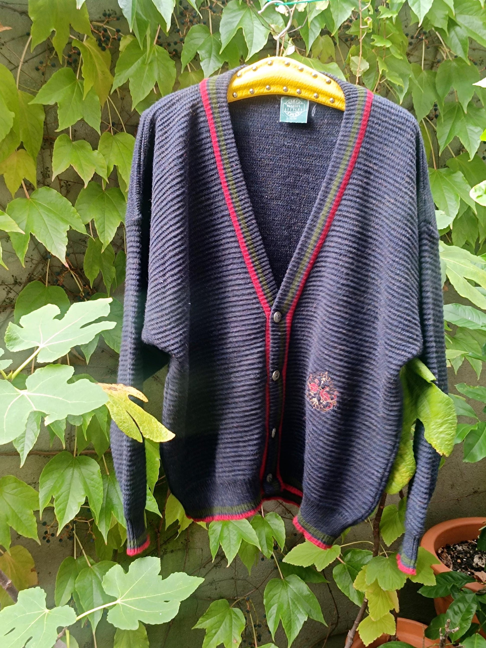 90s Unisex Cardigan| Vintage Women's Winter Sweater | Cozy Long Sleeved Knitwear