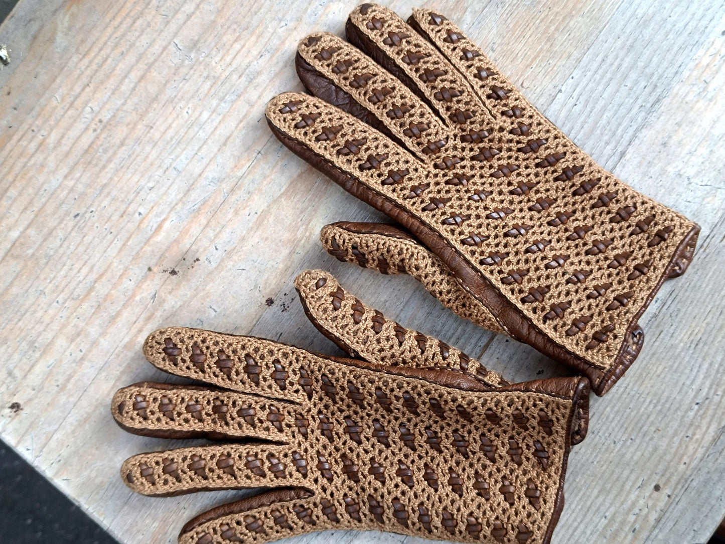 80s Leather Gloves| Vintage Brown Gloves with Woven Details