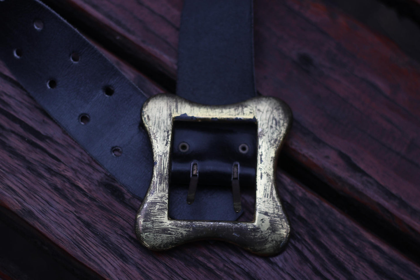 70s Leather Belt with Gold-Toned Buckle| Women's Vintage Black Waist Belt