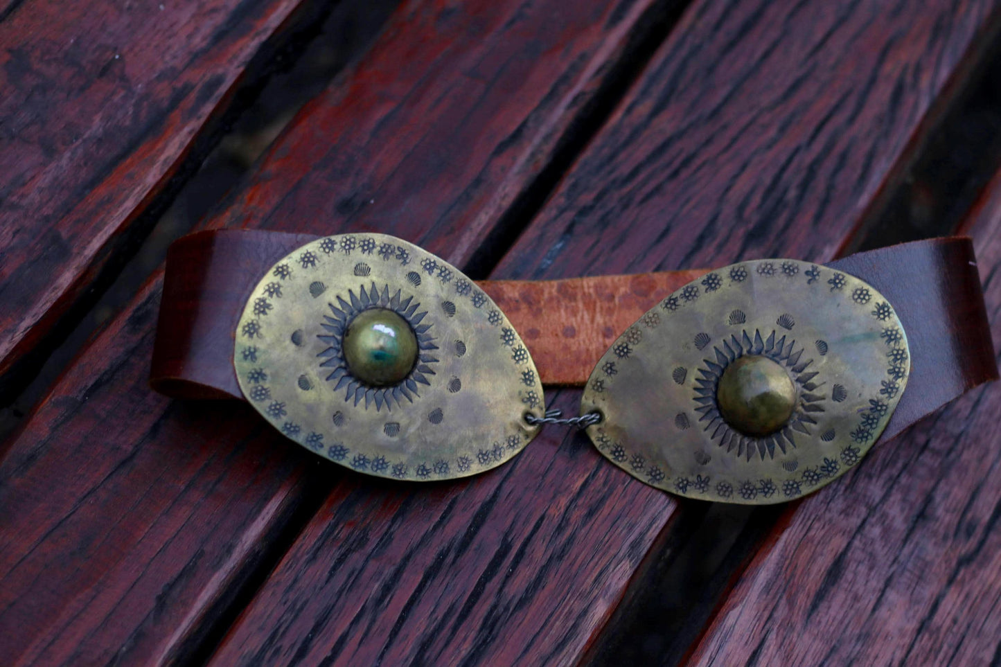 70s Leather and Metal Waist Belt| Vintage Unique Folkloric Accessory| Bohemian-inspired women's belt with gold-toned buckle