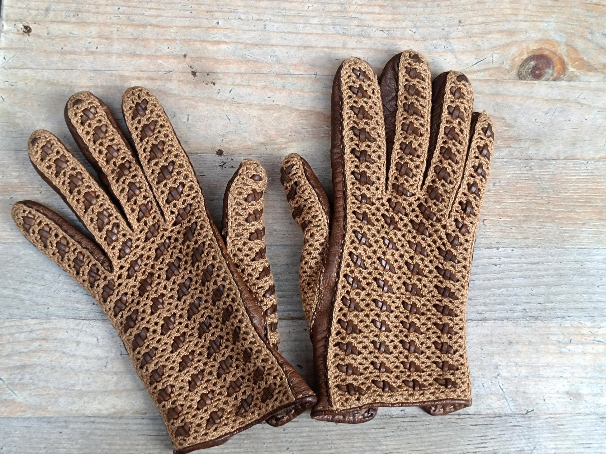 80s Leather Gloves| Vintage Brown Gloves with Woven Details