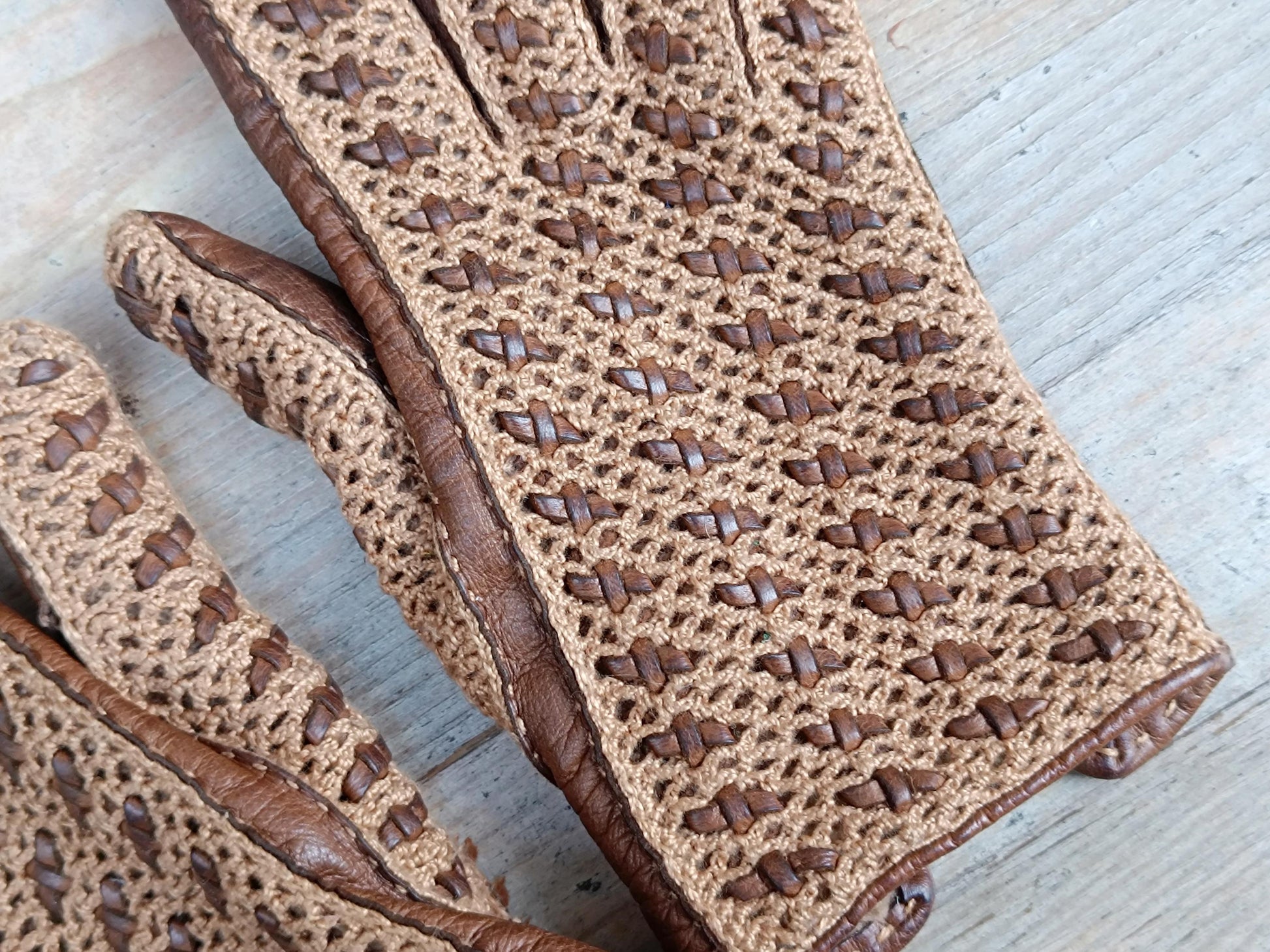 80s Leather Gloves| Vintage Brown Gloves with Woven Details