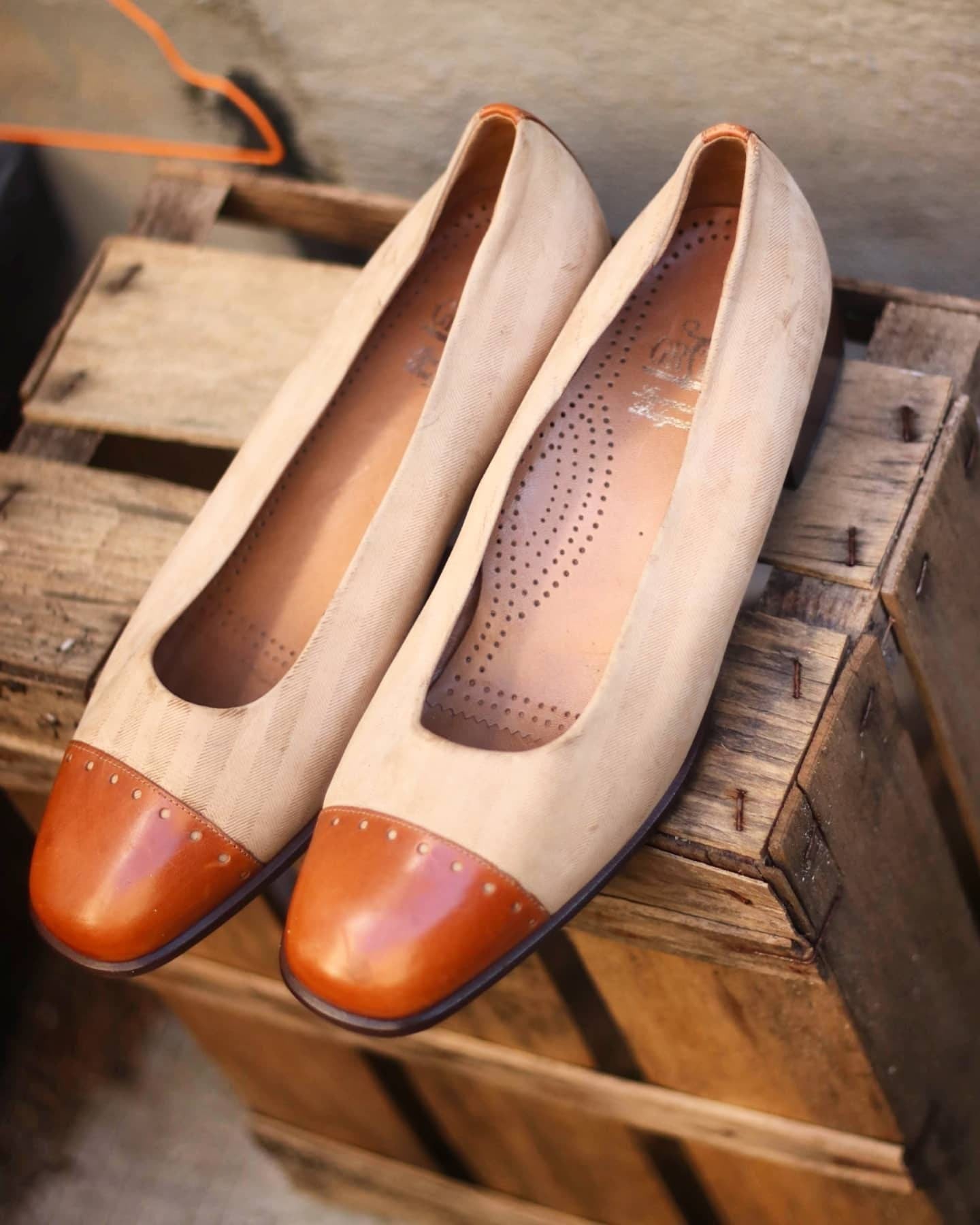 Gritti Lavorazione Bologna Shoes| Vintage leather and canvas heels in brown and cream