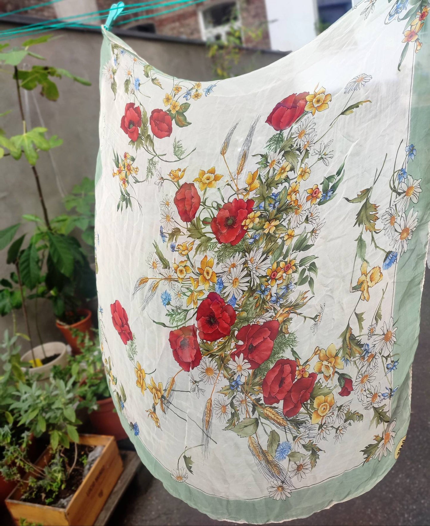 OAKS London silk scarf with floral motif | Vintage feminine scarf made in italy le fleur et le blé