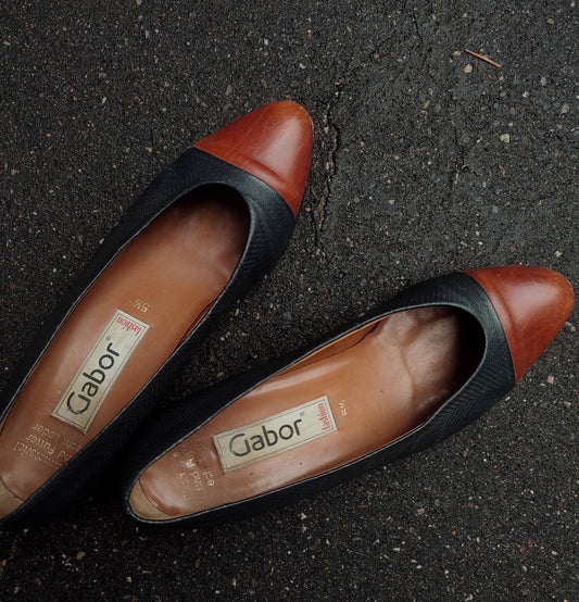 Vintage Gabor Leather Shoes | Two toned 80s leather slip in