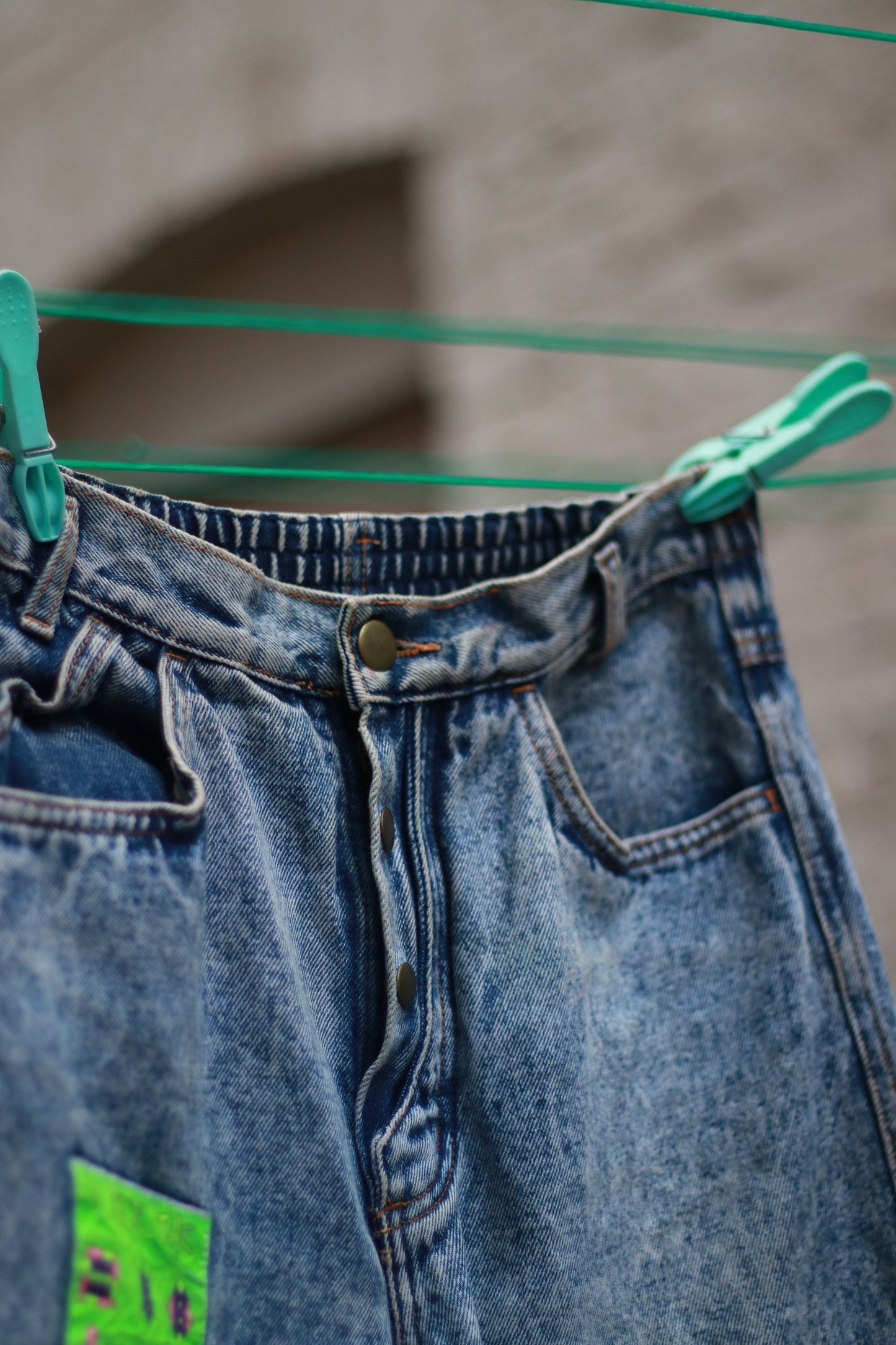 80s Highwaisted Denim | Vintage Blue Jeans with statement patches