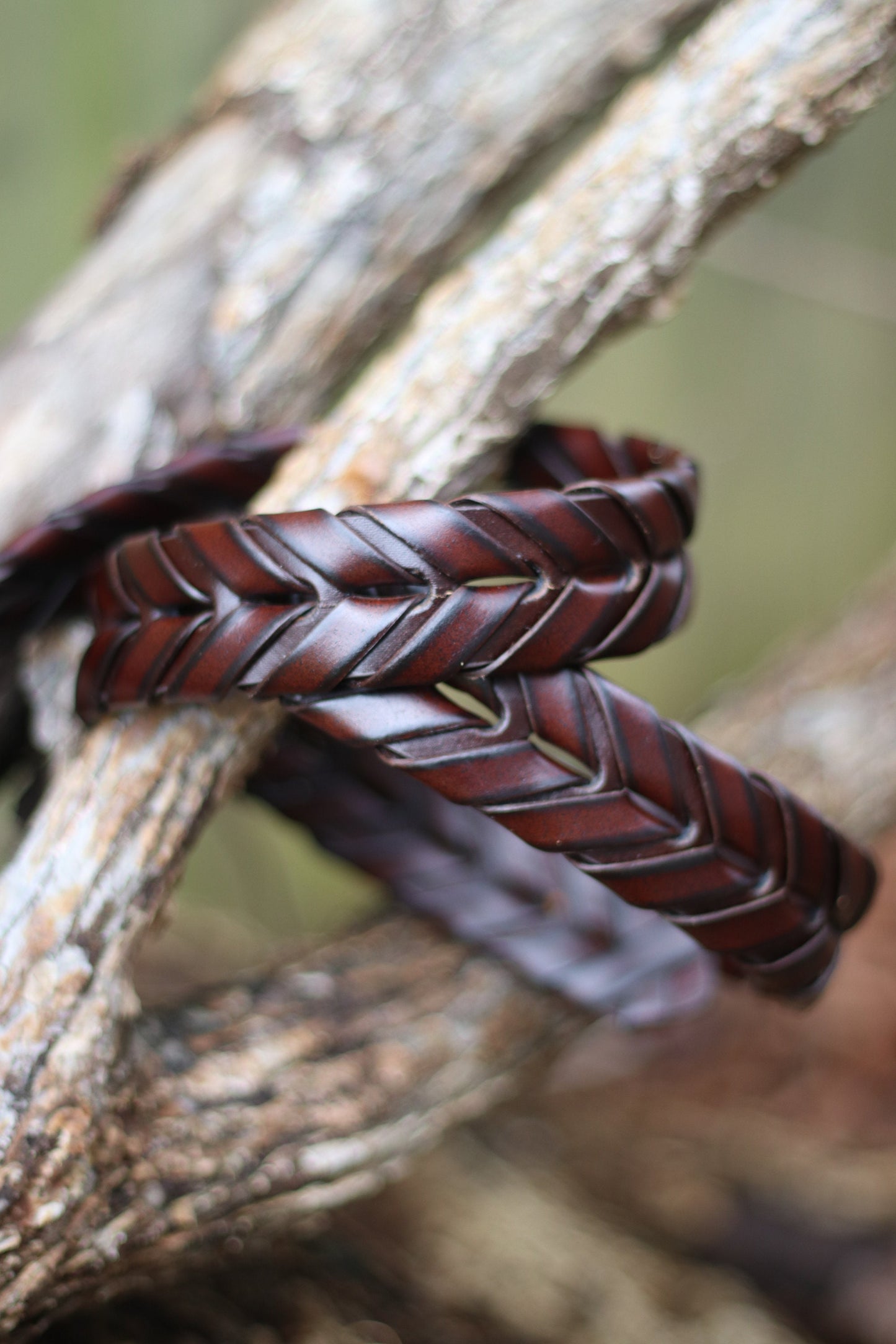 Vintage classic brown belt with gold colored buckle| Minimalist 90s leather woven acessory