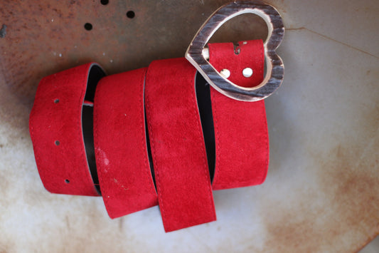 Vintage heart shaped belt| Red 90s suede like belt with wooden buckle