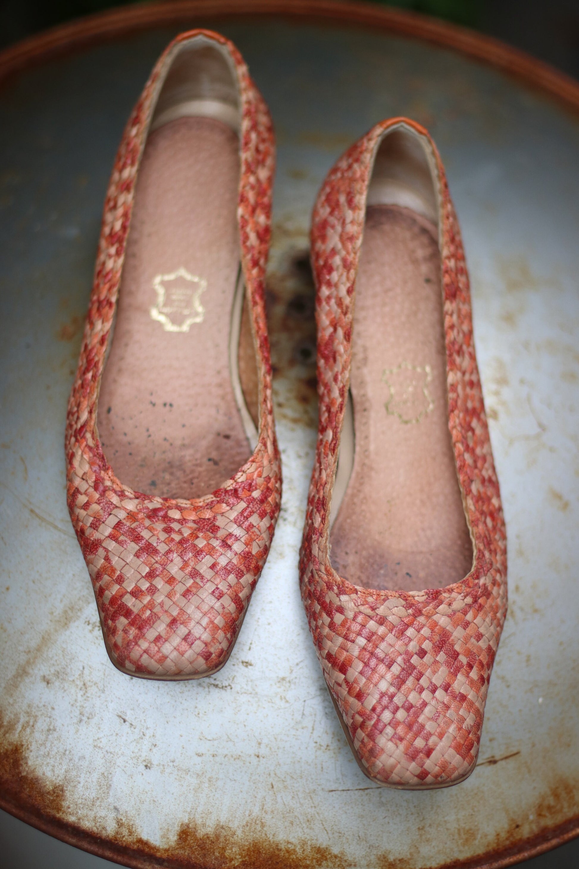 Vintage Gabor Heels| 80s Leather Woven Heels | Minimalist red and brown raffia checkered slip in summer shoes