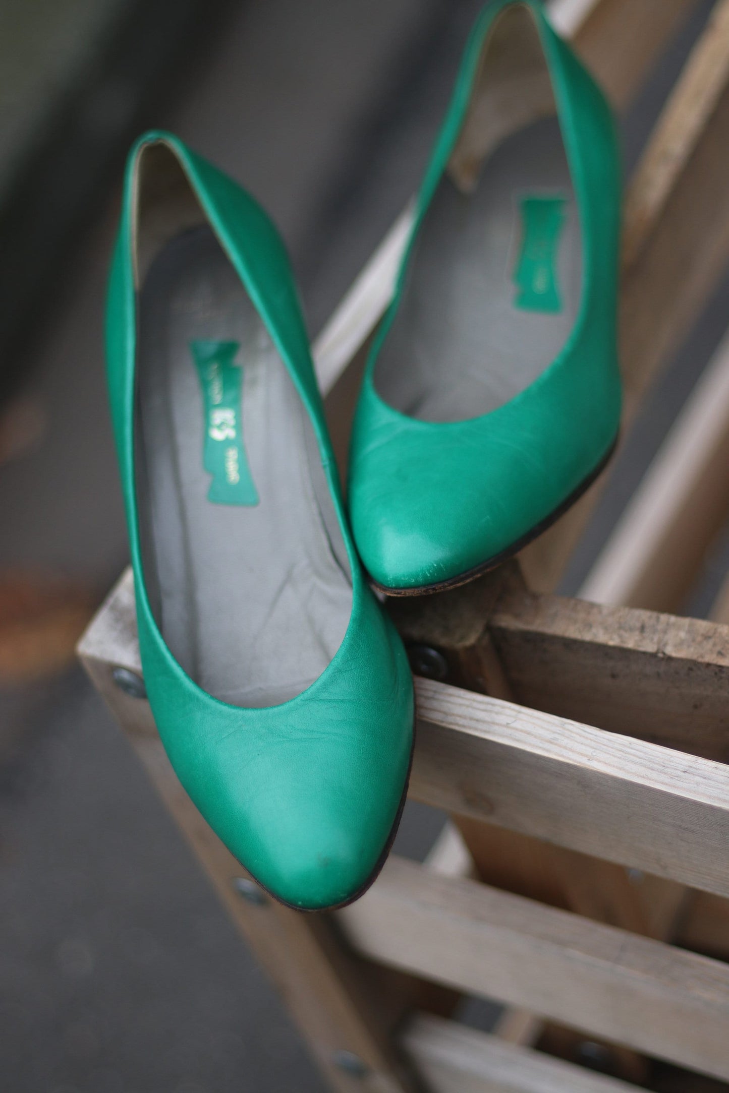 80s Green Leather Pumps| Vintage creation k+s studio shoe| Women's colorful bold heels| Retro slip ins