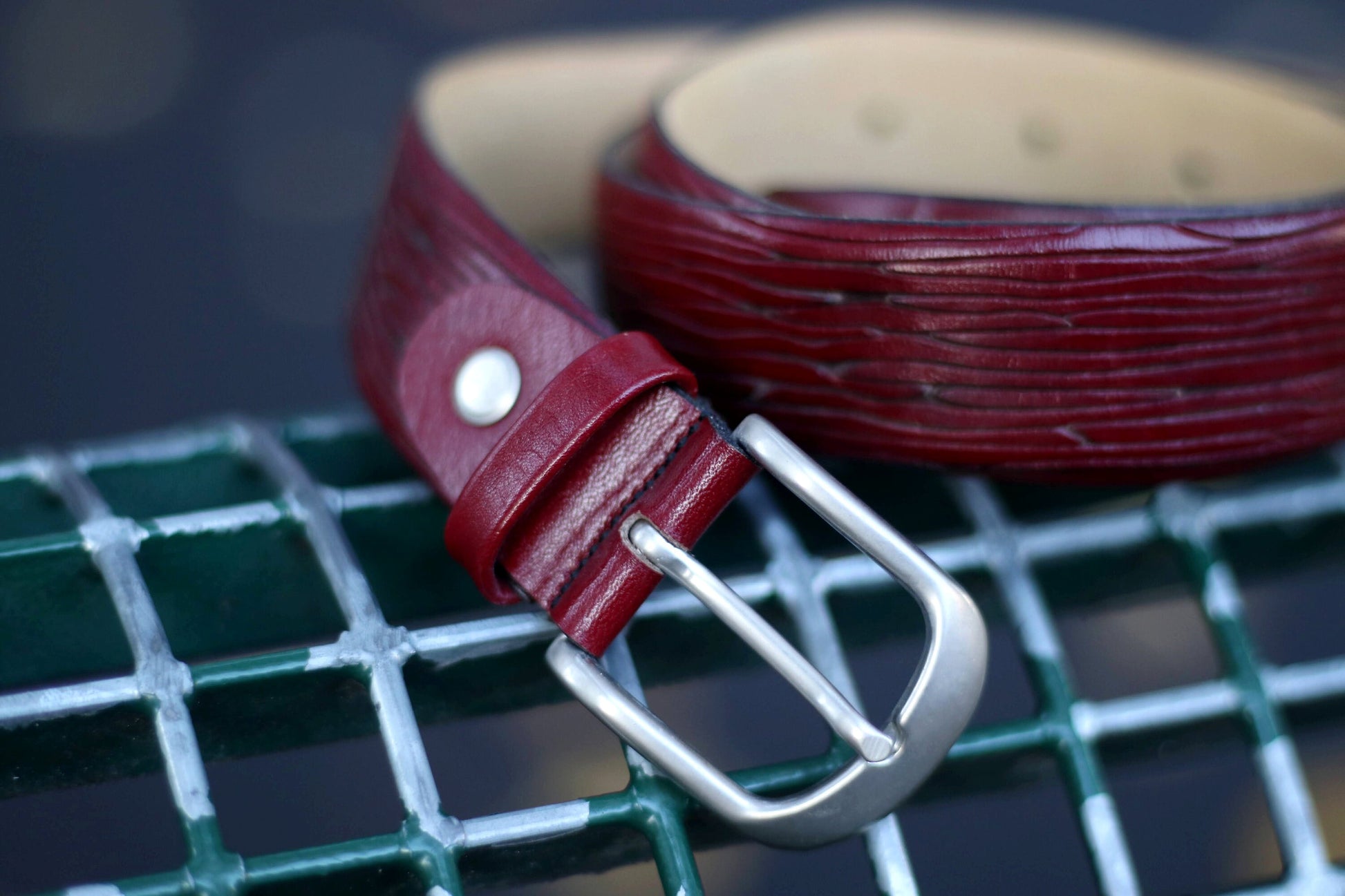 90s leather belt| Vintage red Minimalist belt| Women's chic belt