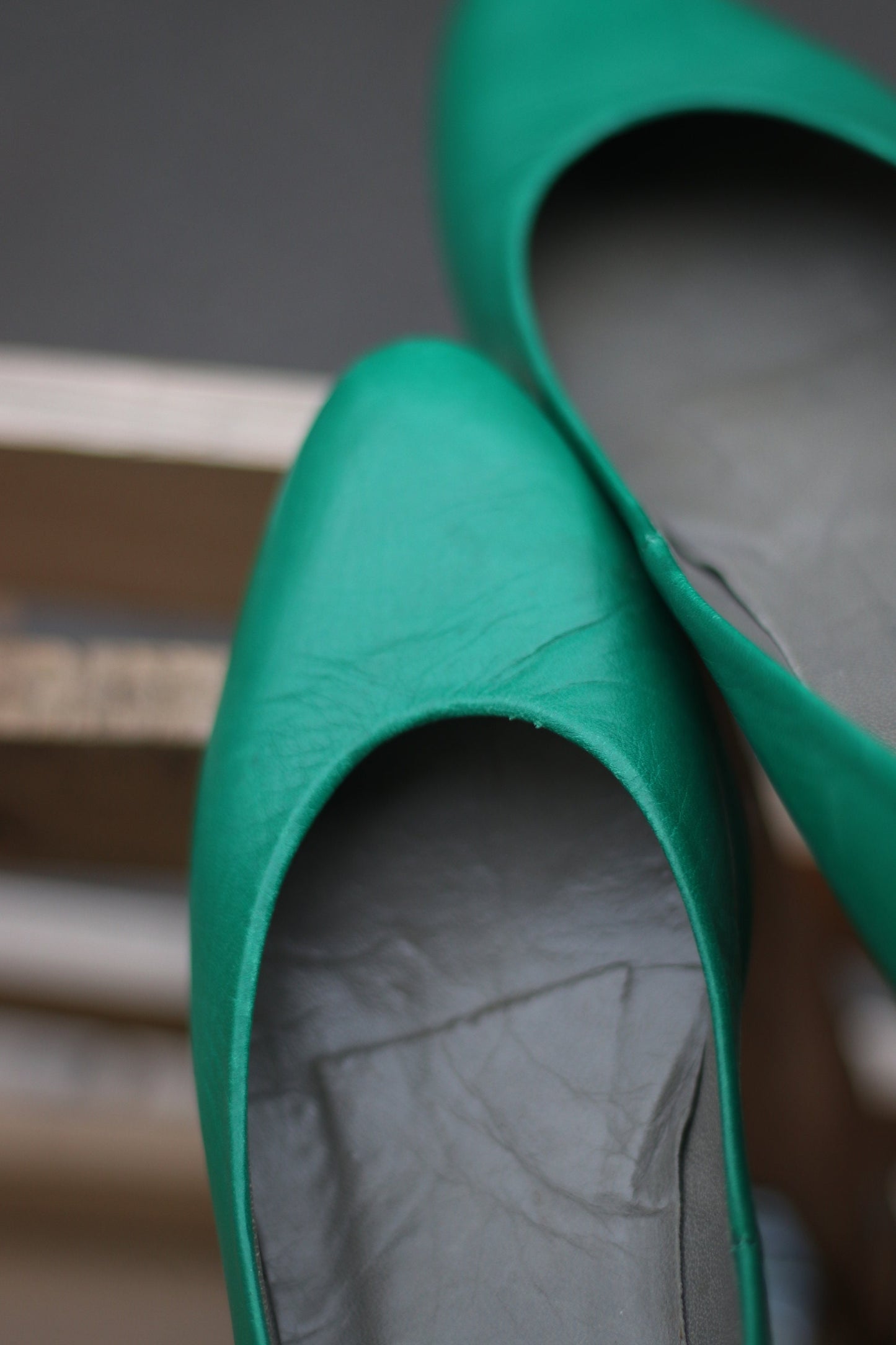 80s Green Leather Pumps| Vintage creation k+s studio shoe| Women's colorful bold heels| Retro slip ins